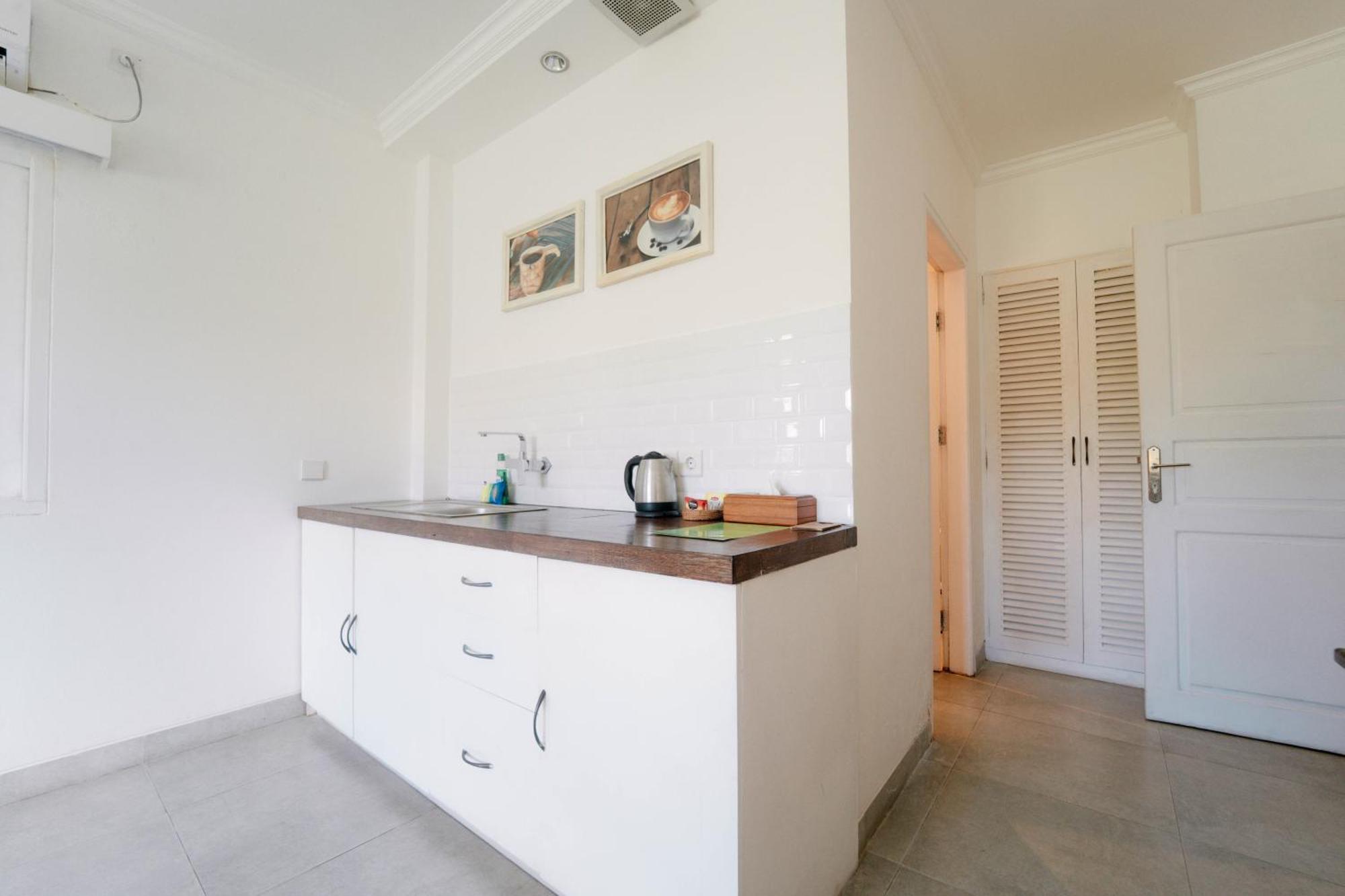 Umalas Suites スミニャック エクステリア 写真